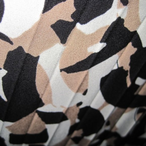 NWT! London Town with Pleated Skirt Business Casual Dress woman's size 6 - Picture 5 of 7